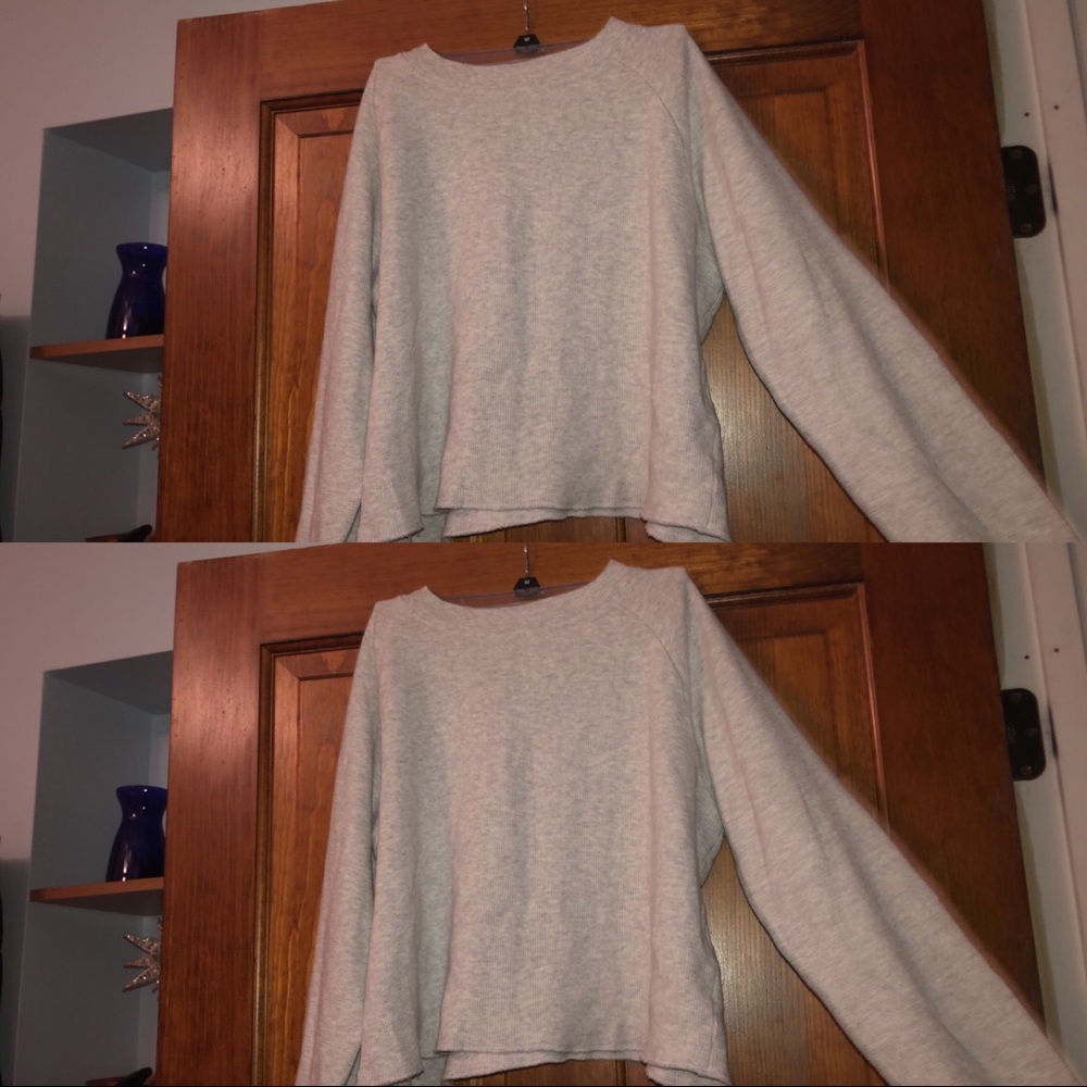 BRANDY MELVILLE CLASSIC SWEATER CROP TOP!!!